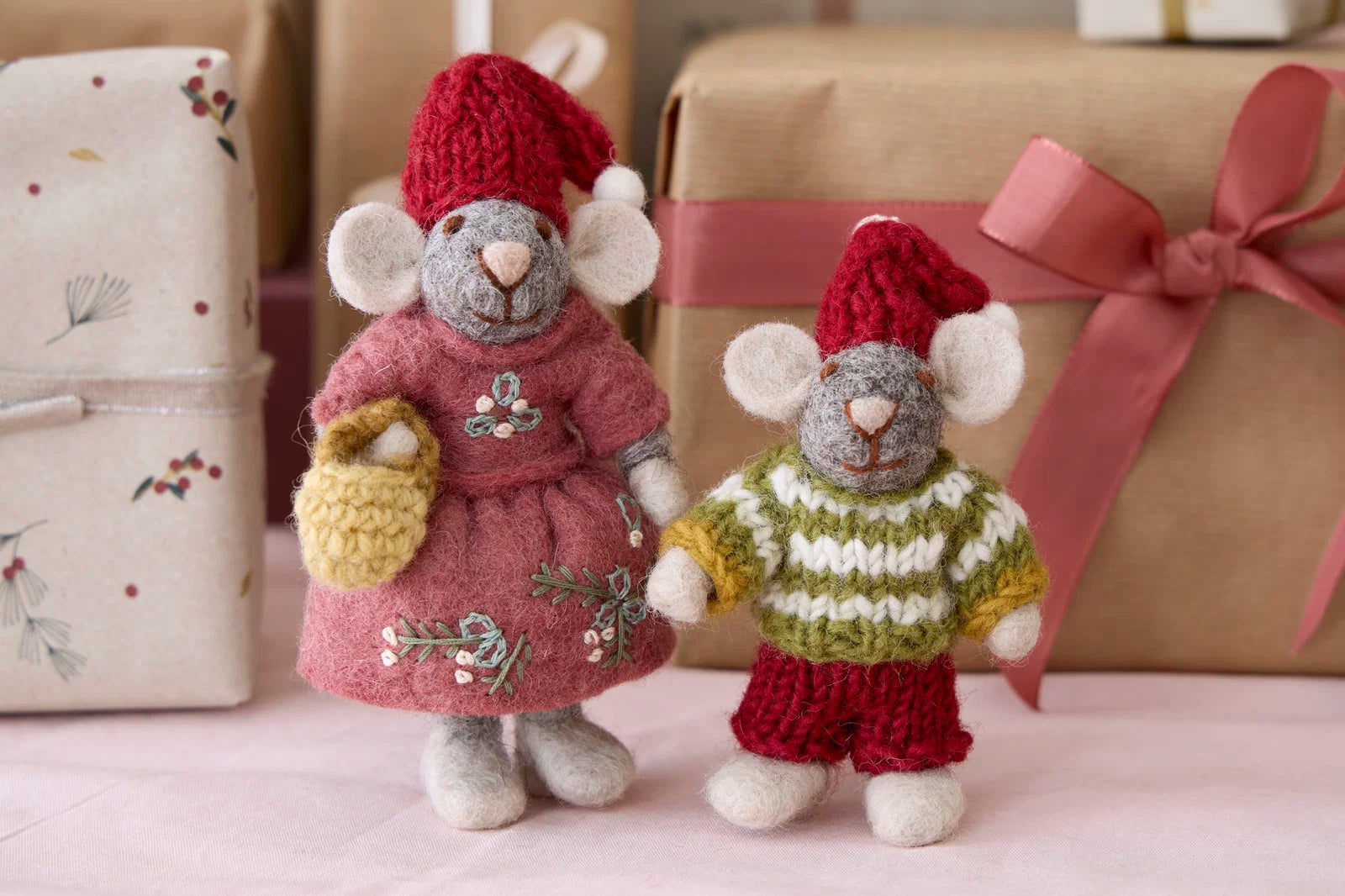 Gry & Sif - Julemus - Lille grå mus med taske