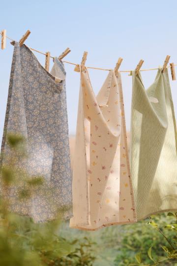 Ib Laursen - Viskestykke - Ofelia natur m/rosa og gule blomster og sommerfugle