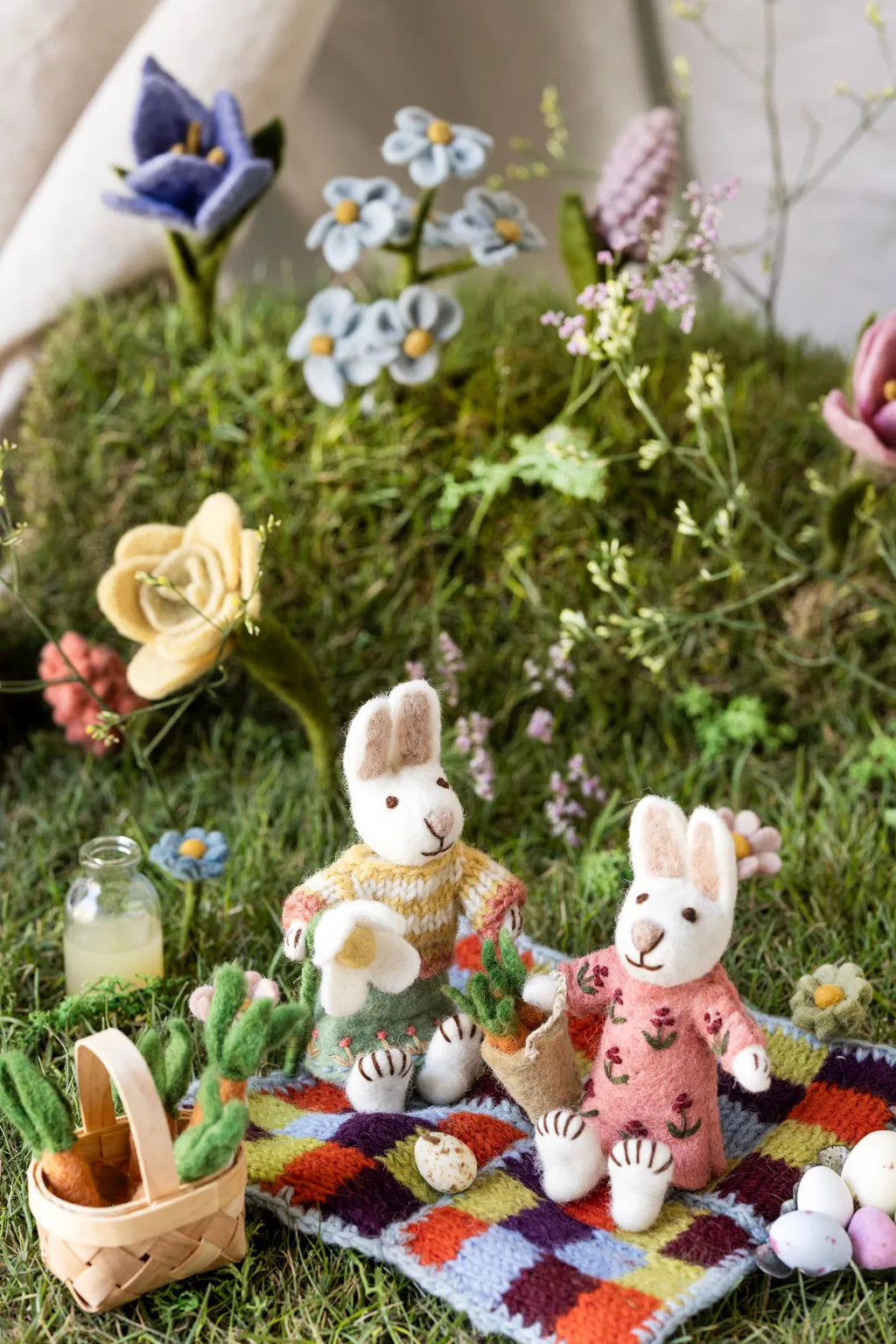Gry & Sif - Påskehare - Kjole & Gulerodskurv